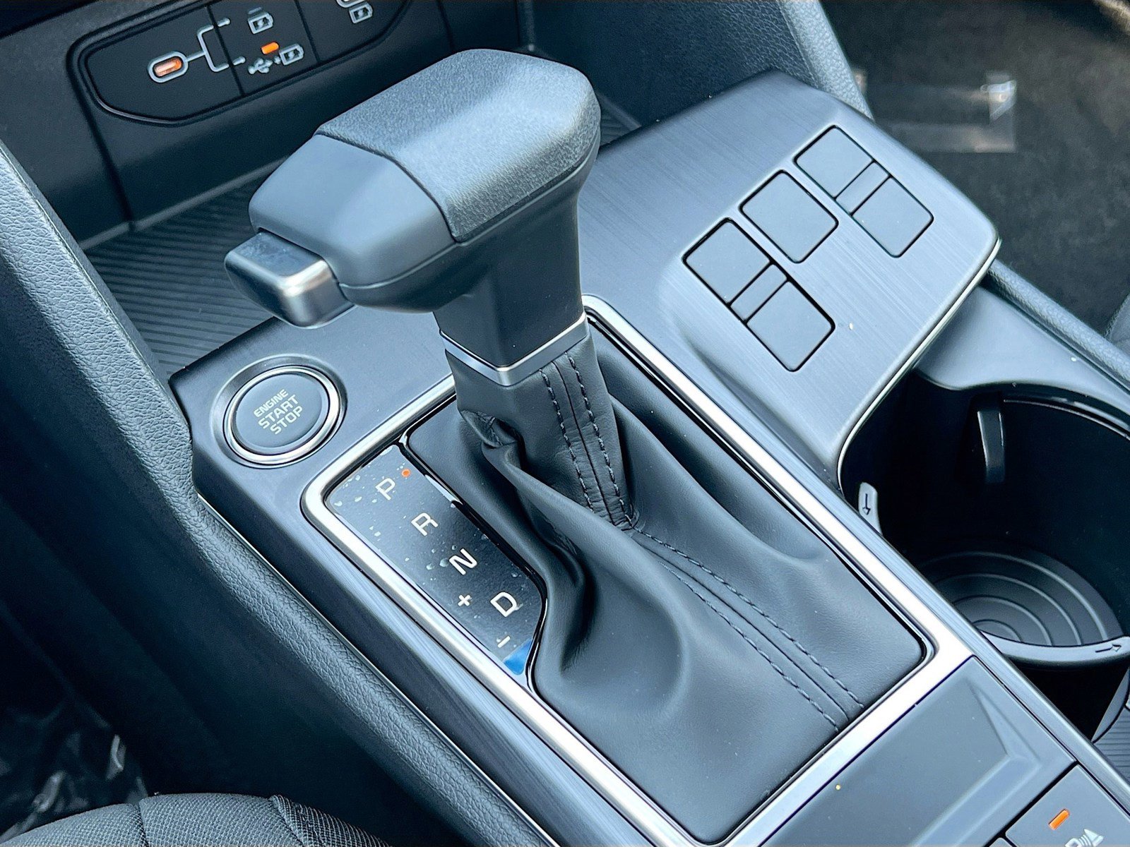 New 2026 Kia Sportage LX FWD image 11