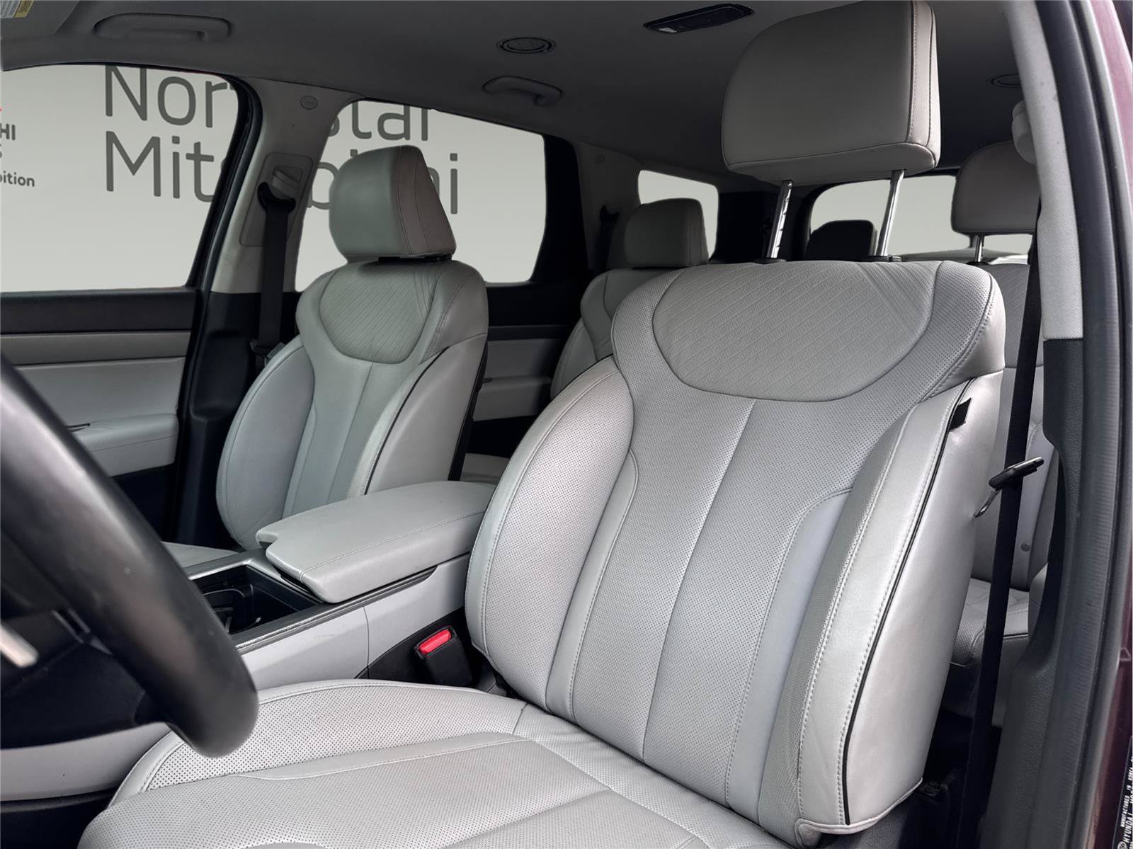 Used 2023 Hyundai Palisade SEL w/ Winter Package AWD/4WD image 9