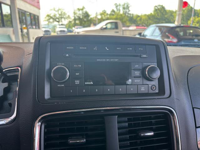 Used 2014 Dodge Grand Caravan American Value Package w/ UConnect Hands-Free Group FWD image 15
