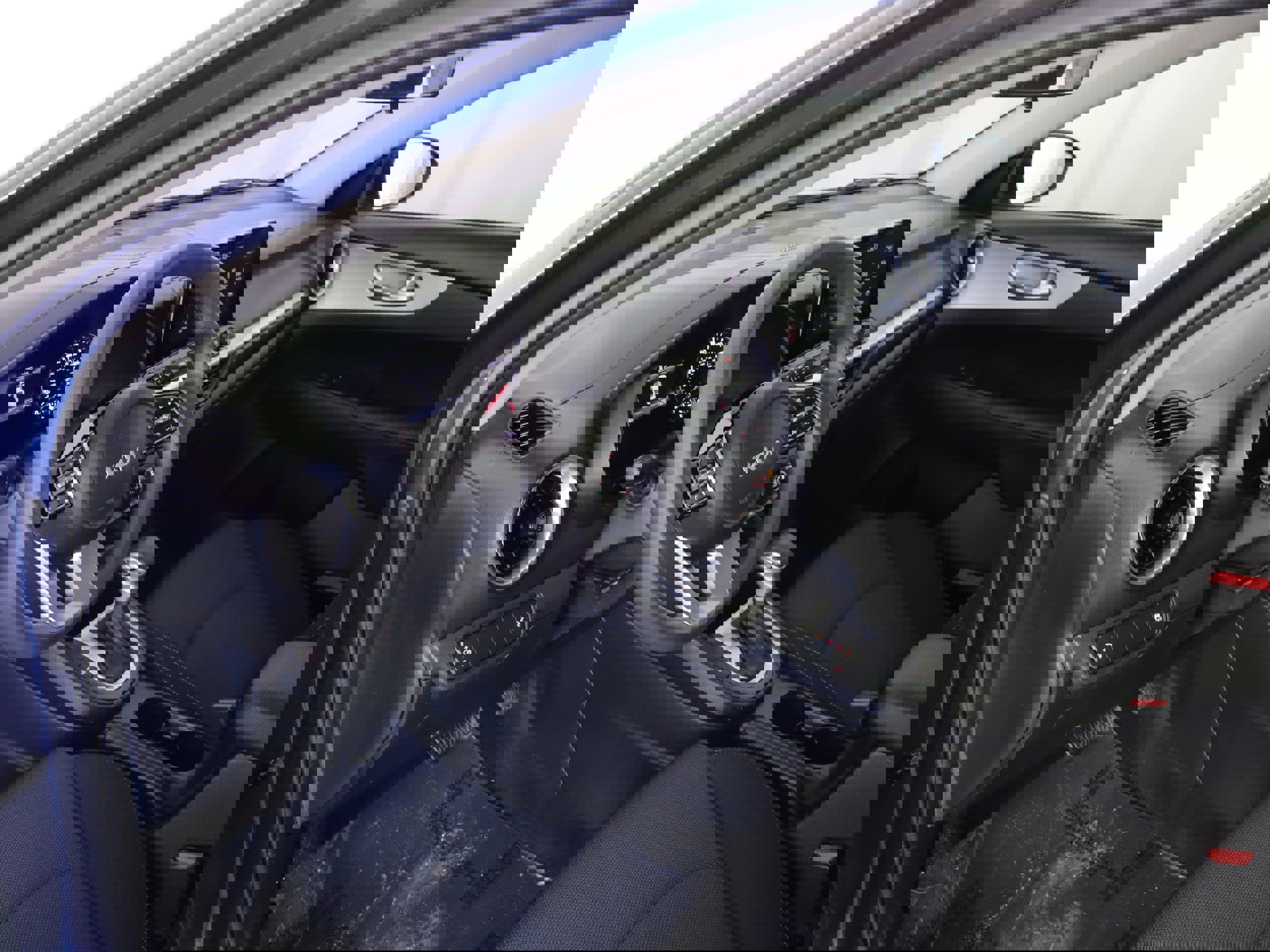 Used 2023 Kia Forte LXS FWD image 8