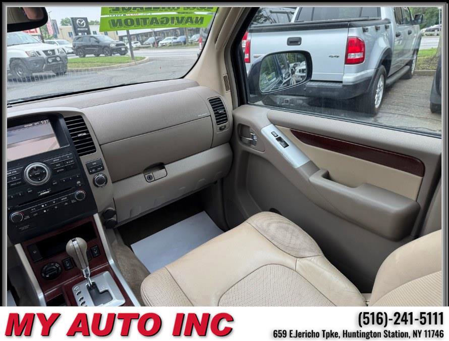 Used 2011 Nissan Pathfinder LE image 14