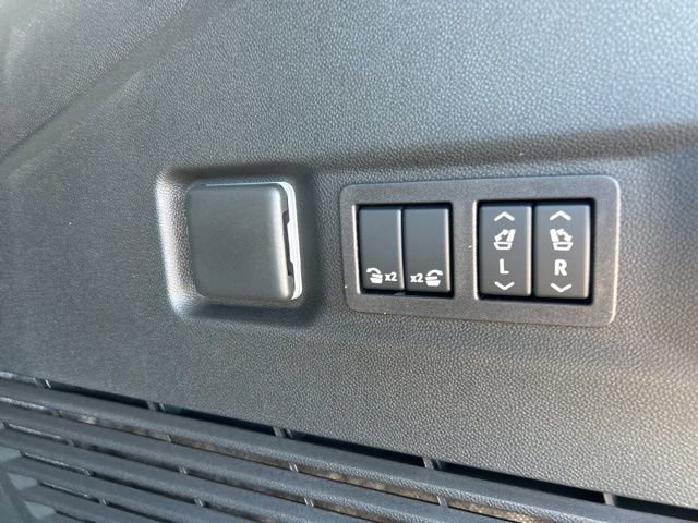 New 2026 Chevrolet Suburban Premier image 33