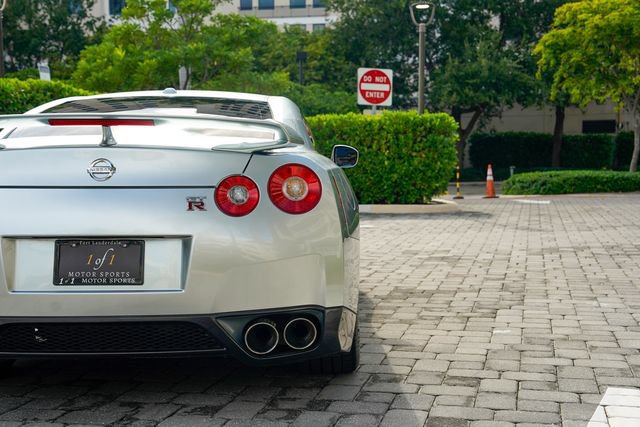 Used 2010 Nissan GT-R Premium AWD/4WD image 26