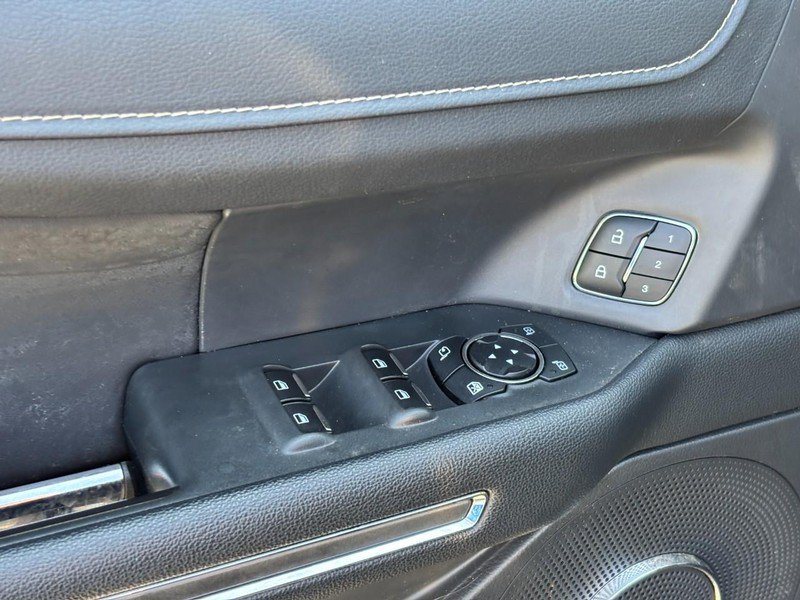 Used 2023 Ford Expedition XLT AWD/4WD image 19