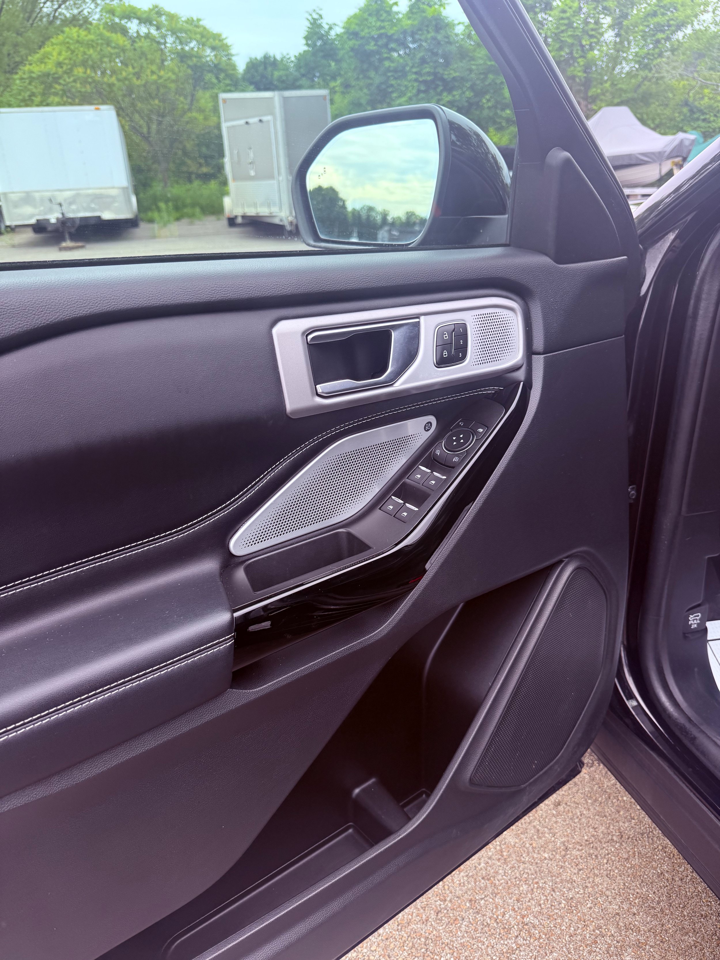Used 2022 Ford Explorer ST w/ Equipment Group 401A AWD/4WD image 6