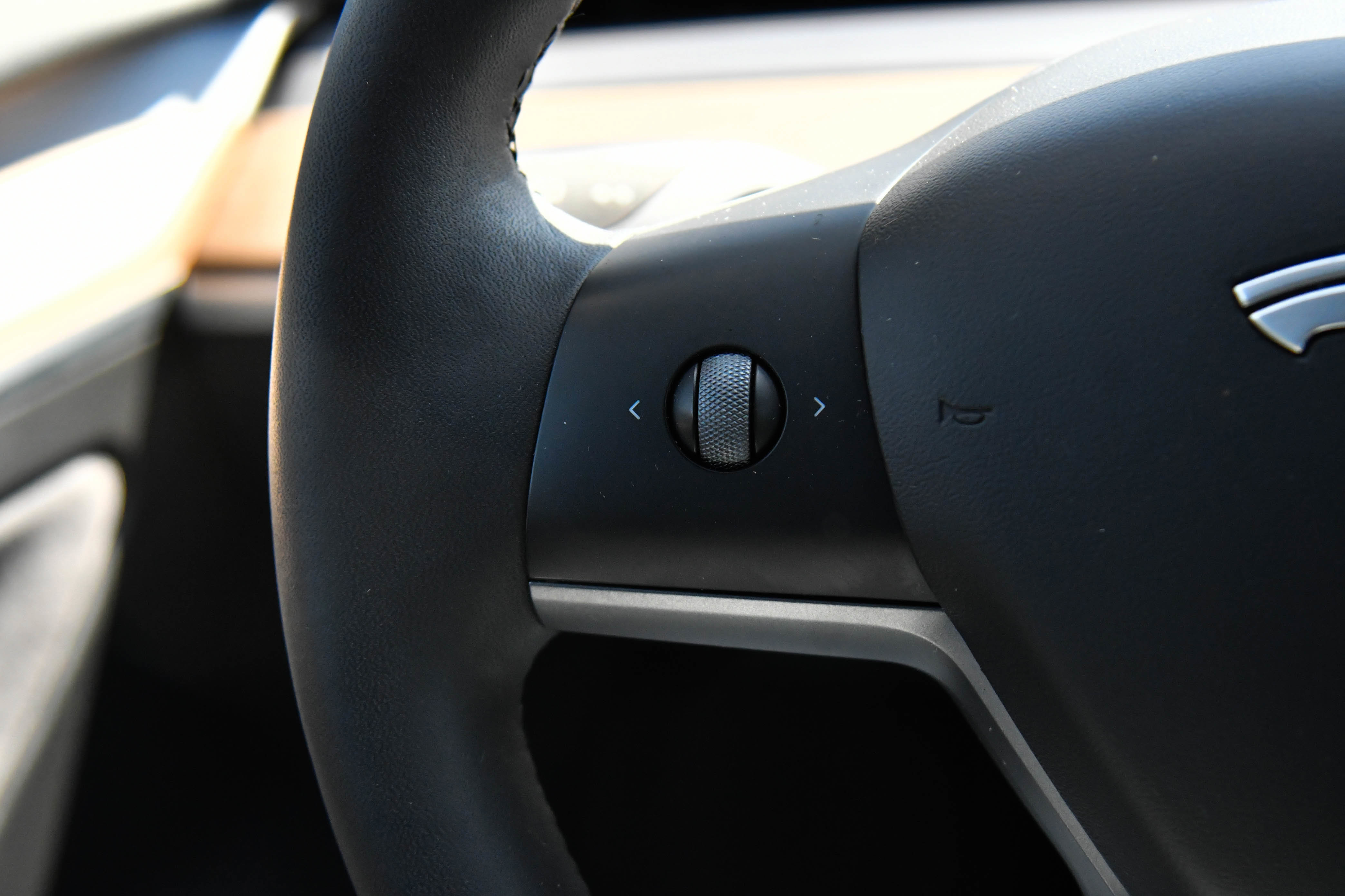 Used 2022 Tesla Model 3 Standard Range image 29