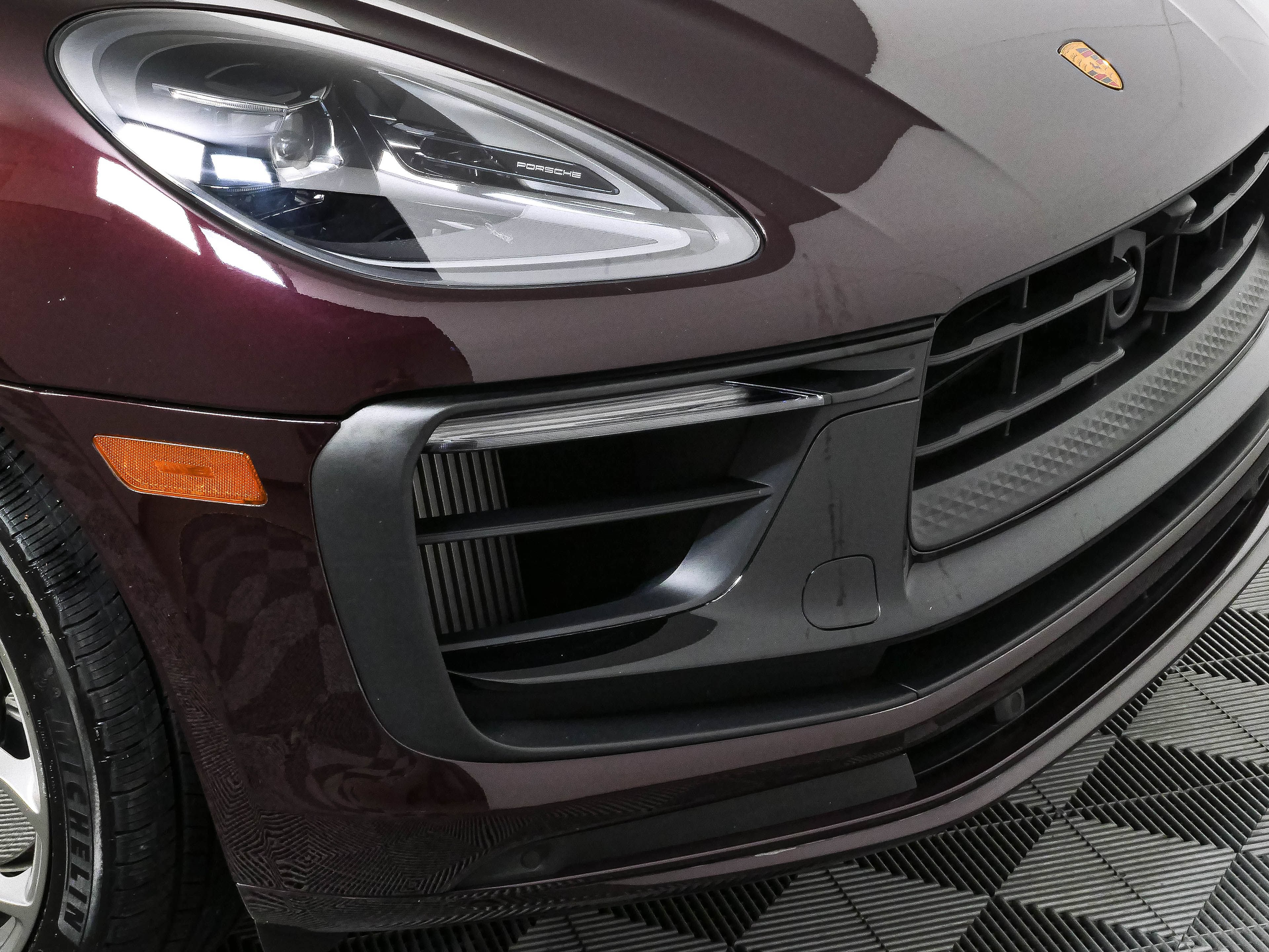 Certified 2024 Porsche Macan GTS AWD/4WD image 37
