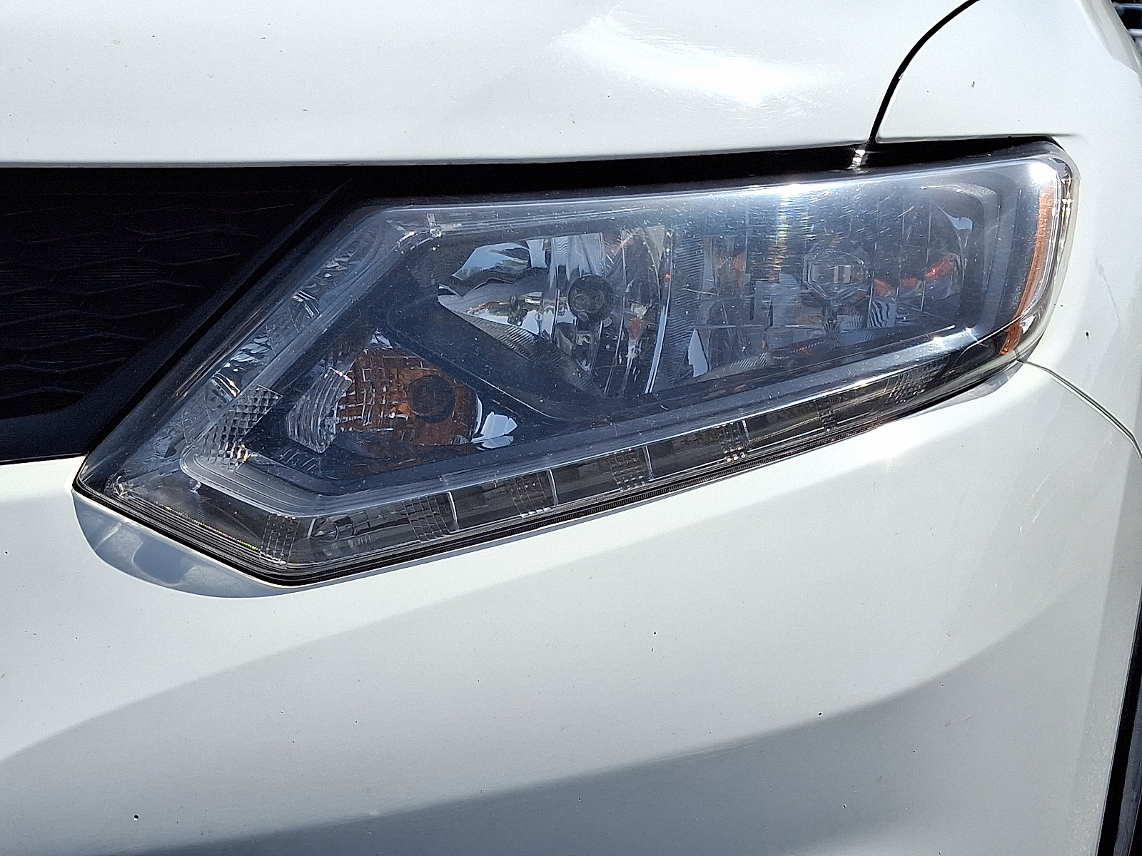 Used 2016 Nissan Rogue S w/ Appearance Package AWD/4WD image 8