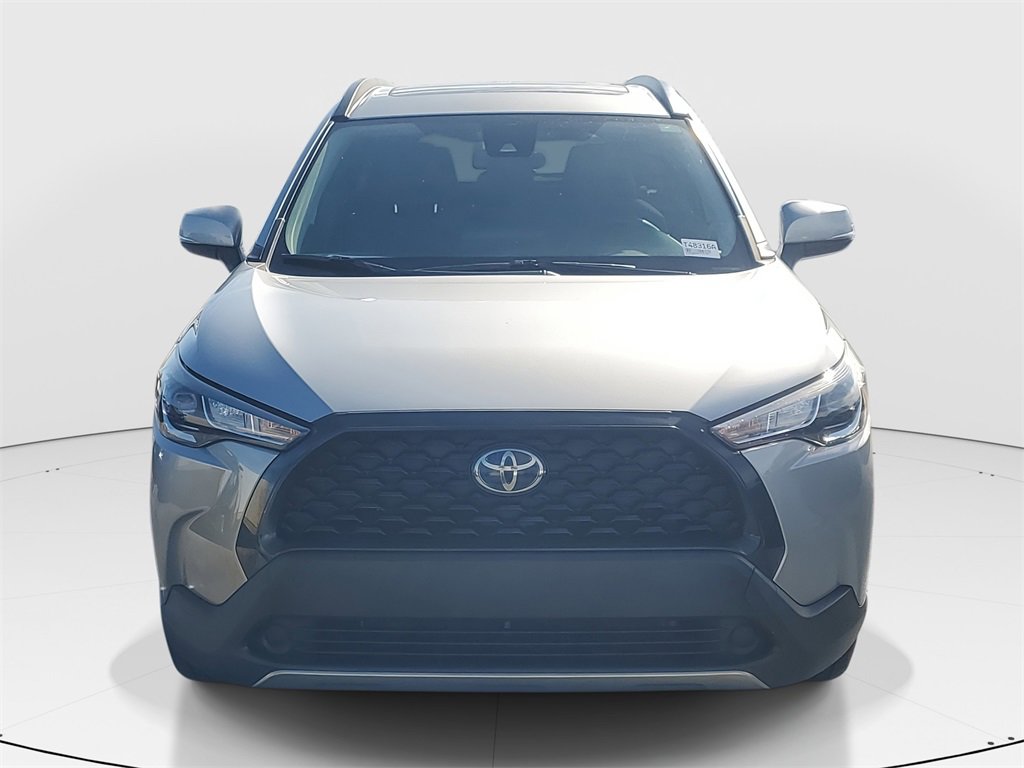 Used 2022 Toyota Corolla Cross LE image 2