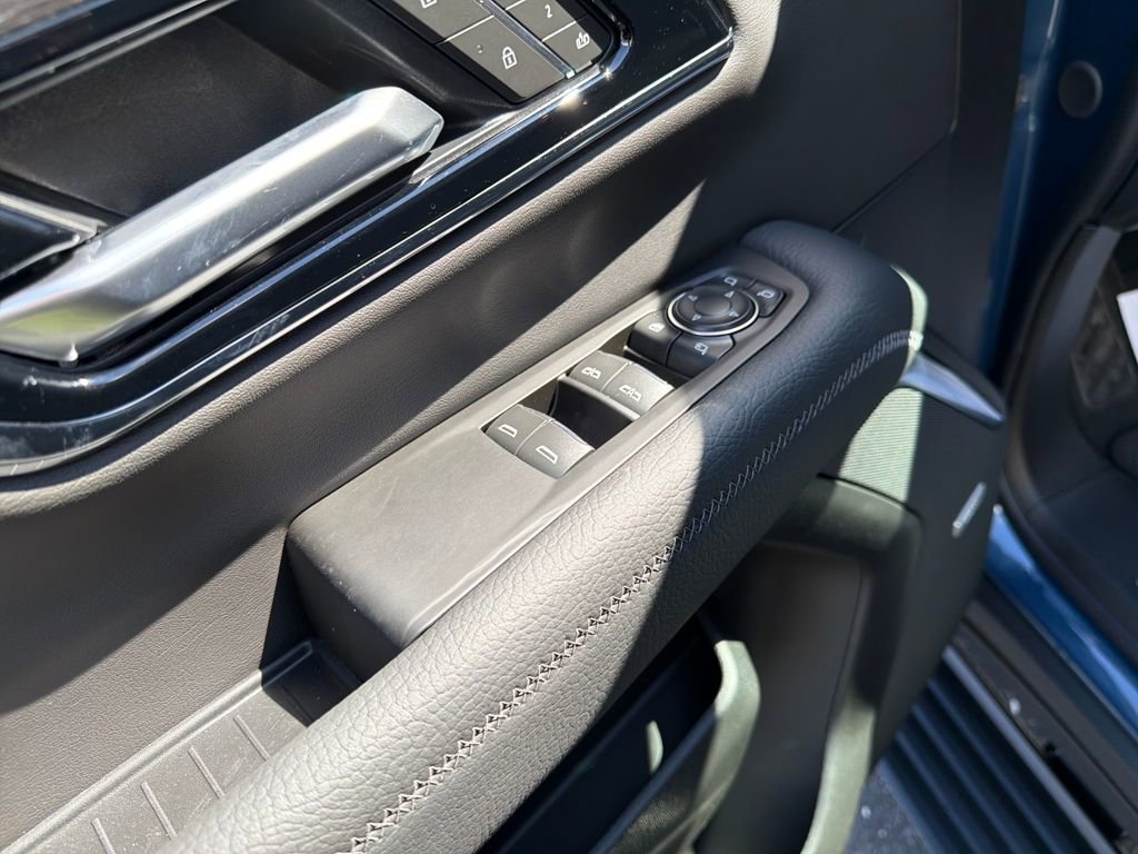 New 2026 GMC Yukon XL Denali w/ Denali Reserve Package image 14