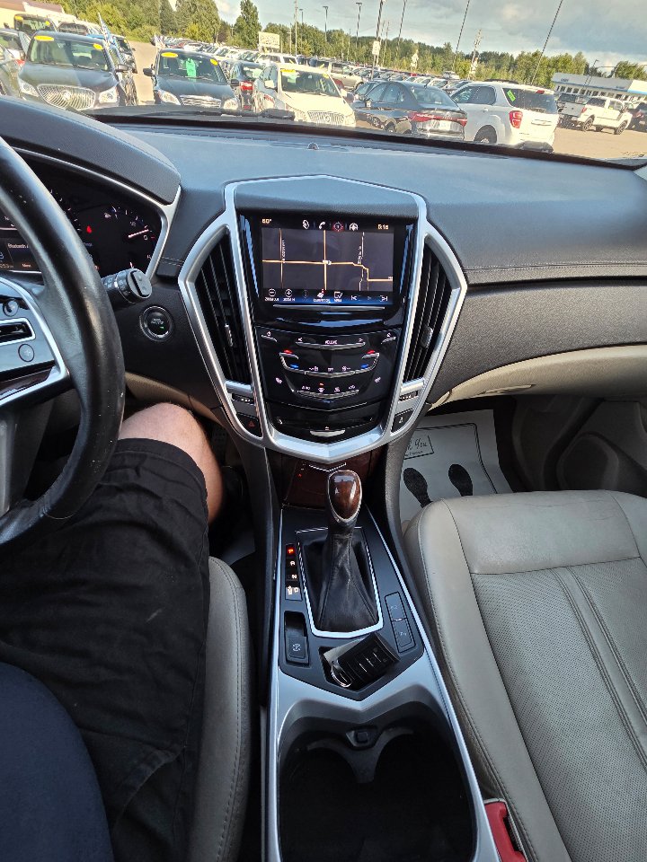 Used 2013 Cadillac SRX Luxury image 21