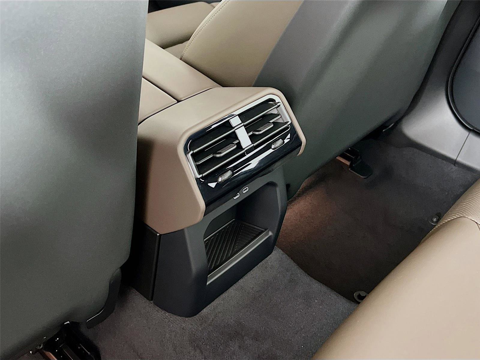 Used 2026 BMW 530i xDrive image 23