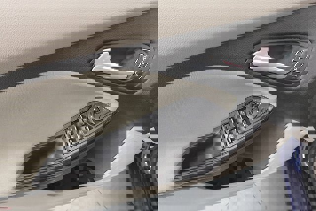 Used 2017 Ford Focus Electric Hatchback image 8