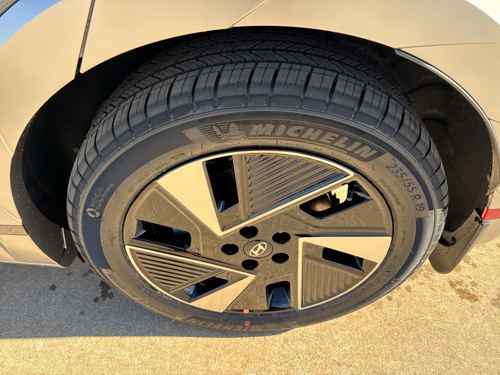 New 2026 Hyundai Ioniq 5 Limited image 22