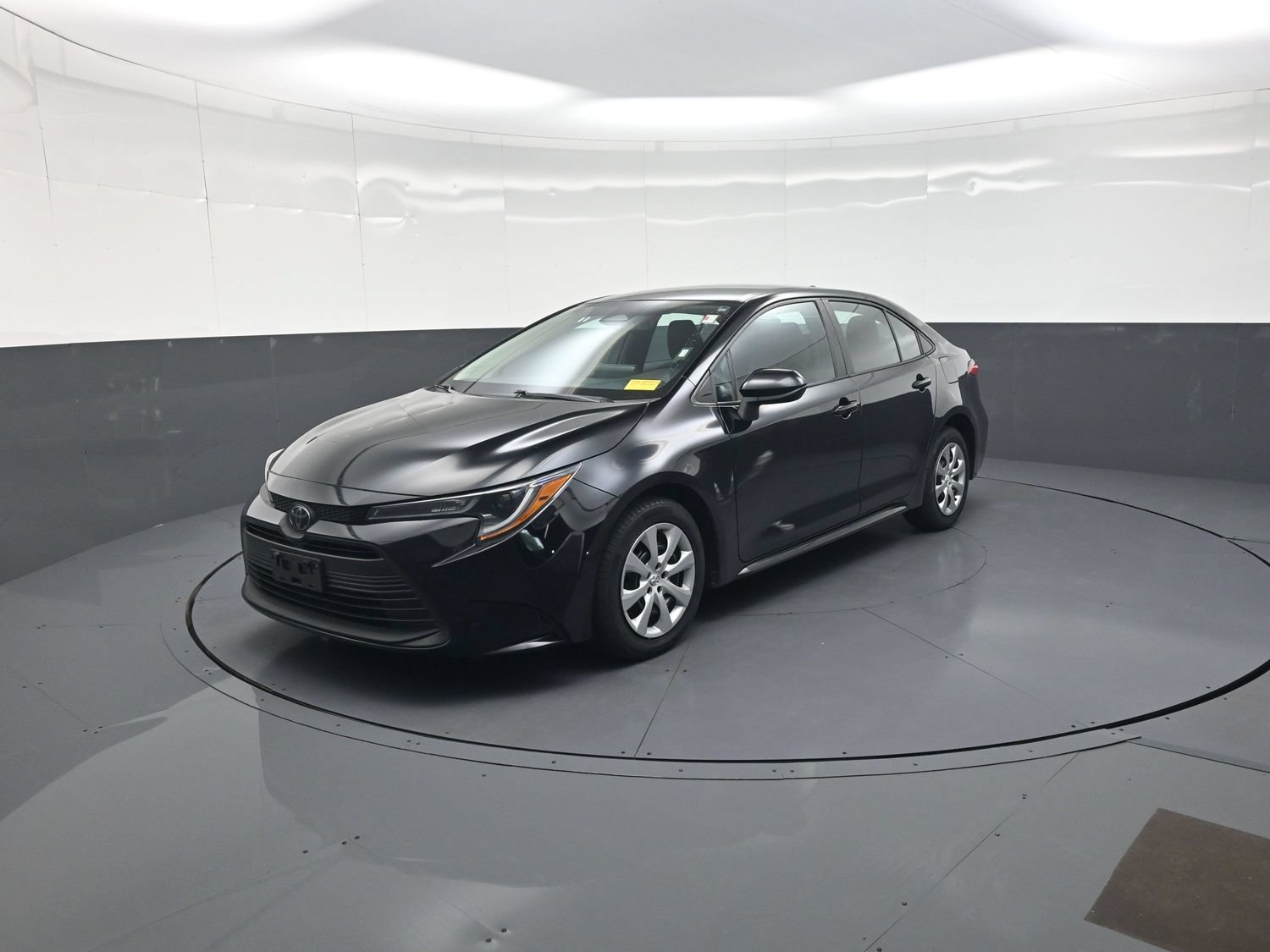 Used 2023 Toyota Corolla LE FWD image 7