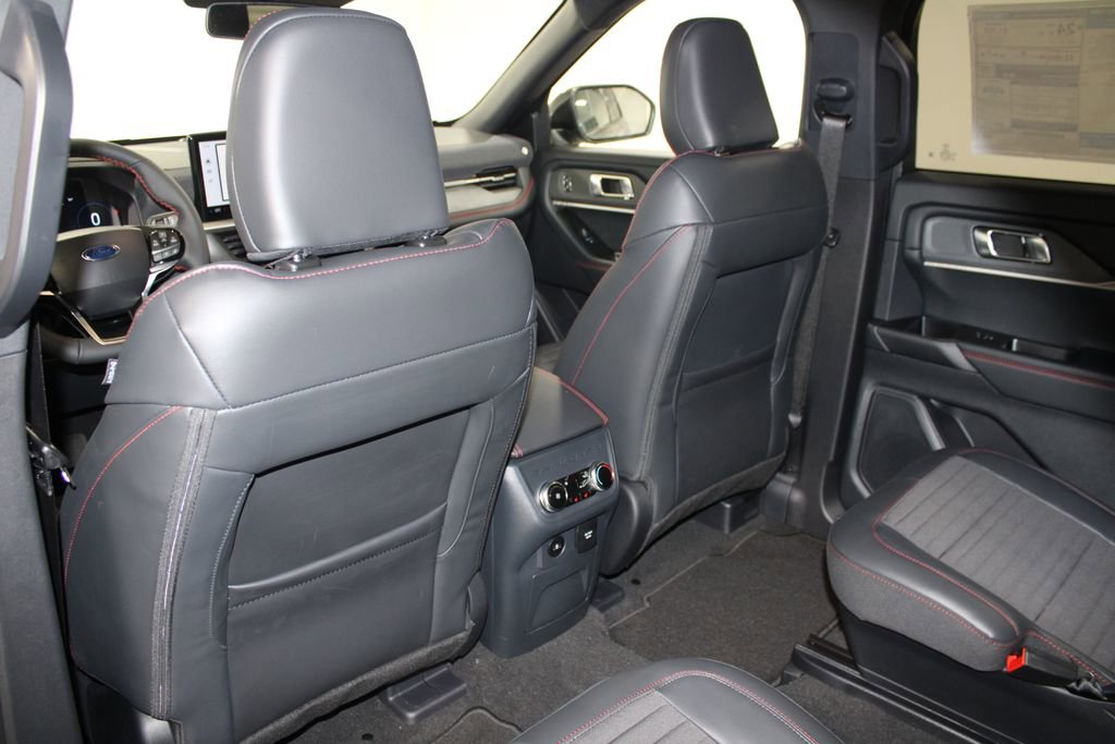 New 2026 Ford Explorer ST-Line w/ ST-Line Street Pack image 27