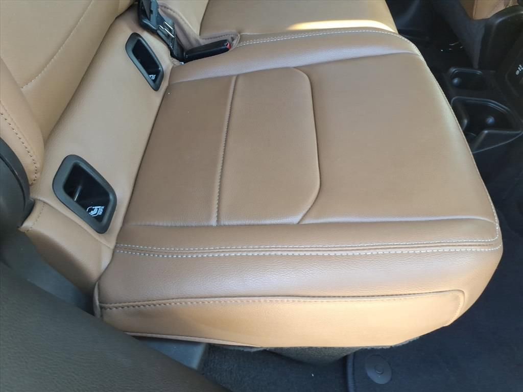 Used 2020 Jeep Gladiator Overland w/ Popular Equipment Package image 23