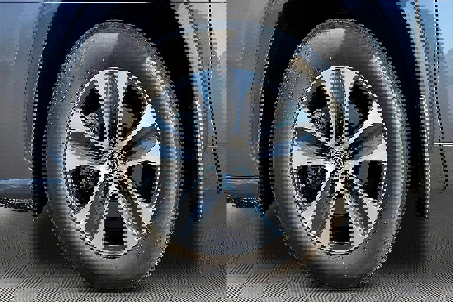 Used 2023 Toyota Highlander XLE image 31