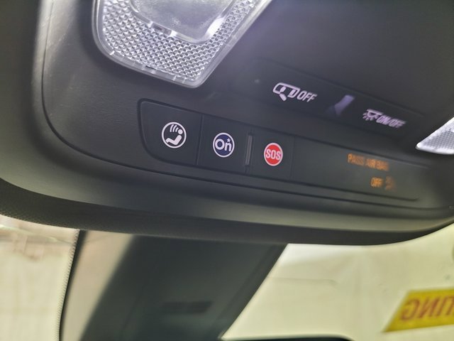 Used 2022 Chevrolet Traverse LT image 28