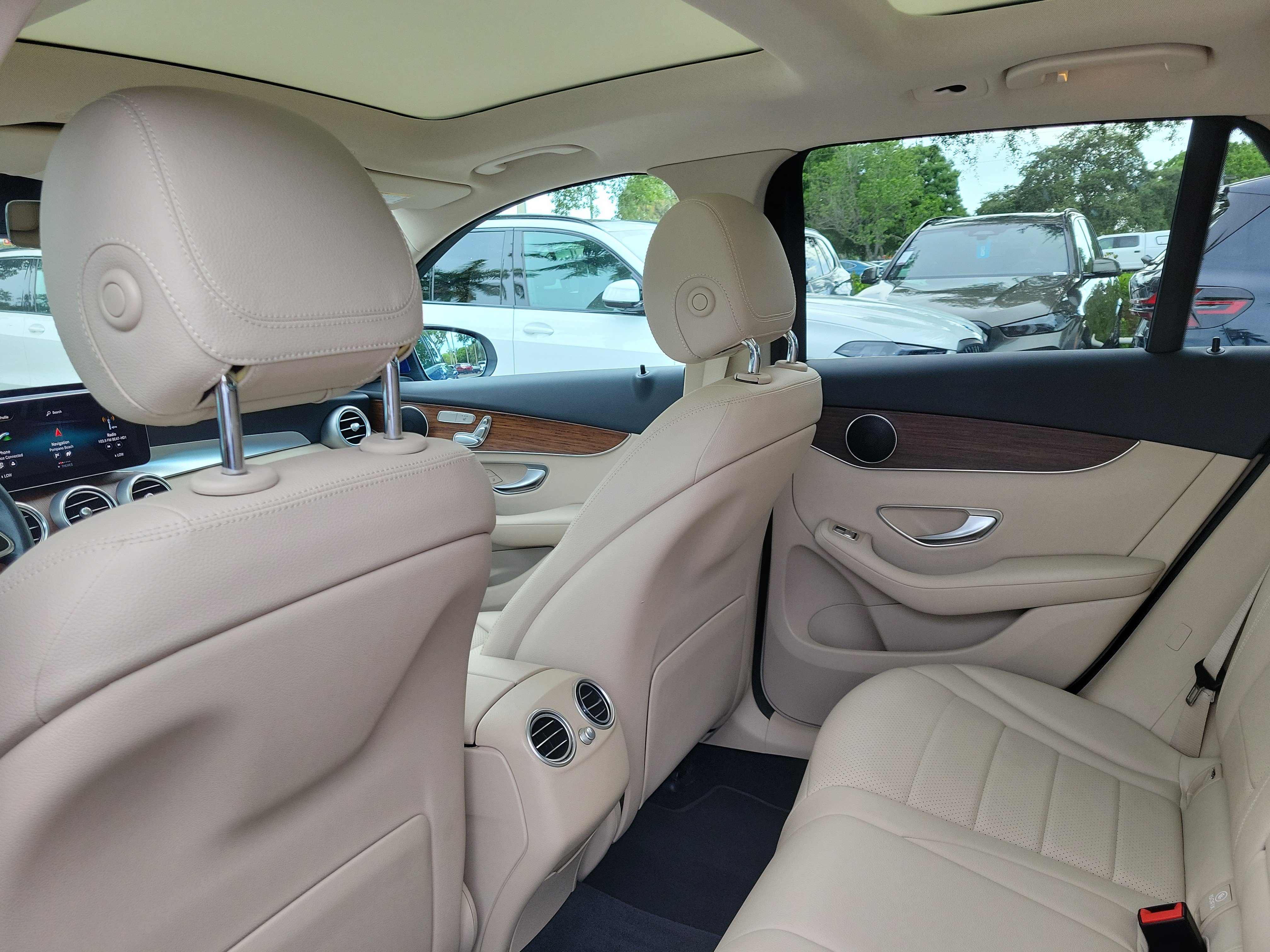 Used 2022 Mercedes-Benz GLC 300 4MATIC image 11