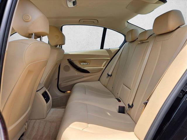 Used 2014 BMW 320i Sedan RWD image 18