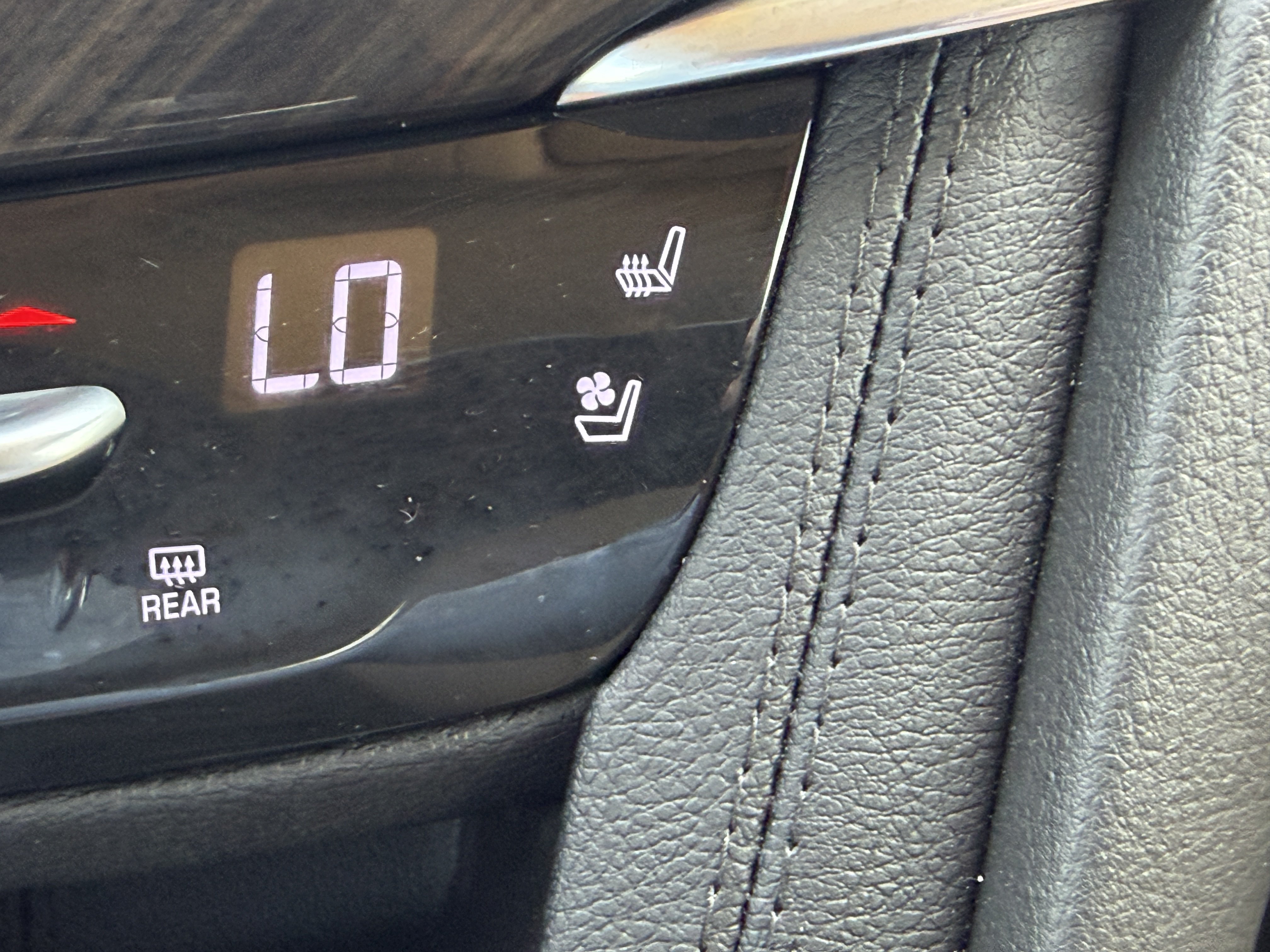 Certified 2023 Cadillac XT6 Premium Luxury w/ Platinum Package FWD image 23