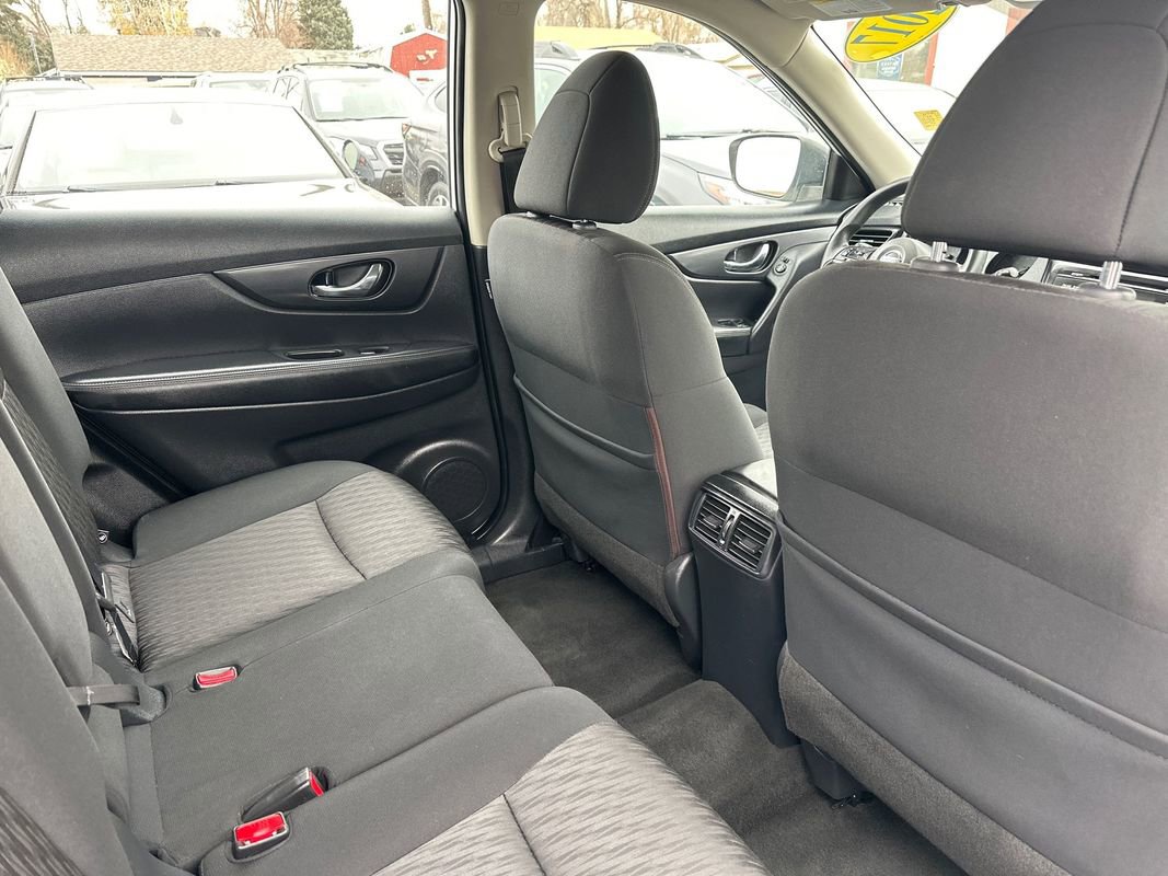 Used 2017 Nissan Rogue S image 31