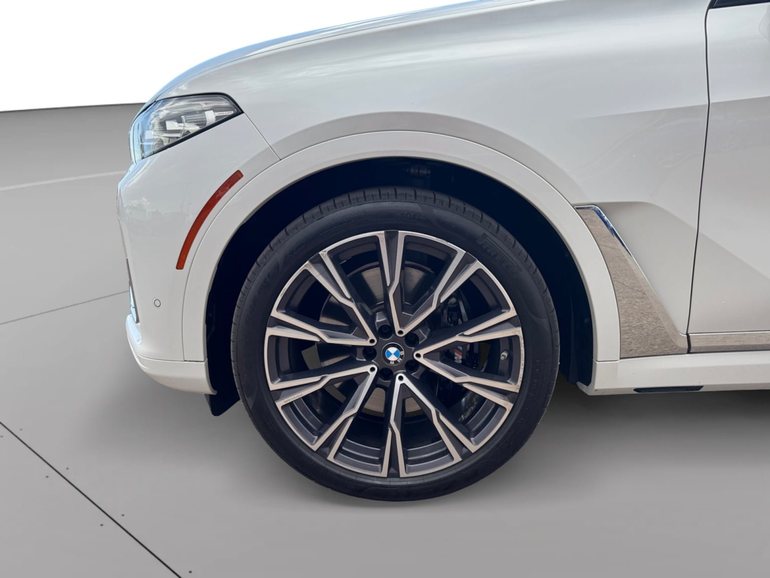 Used 2022 BMW X7 xDrive40i w/ Premium Package AWD/4WD image 9