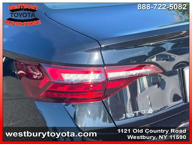 Used 2022 Volkswagen Jetta SE FWD image 12