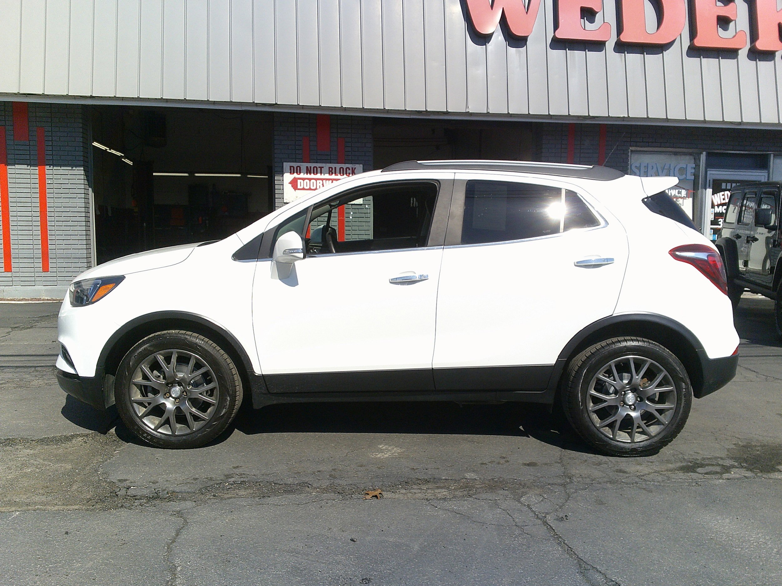 Used 2019 Buick Encore Sport Touring image 3