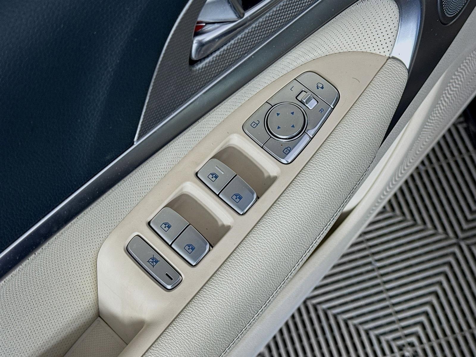 Used 2026 Genesis G70 2.5T Prestige image 20