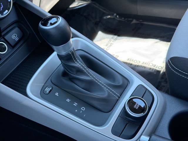 Used 2025 Hyundai Venue SEL FWD image 23
