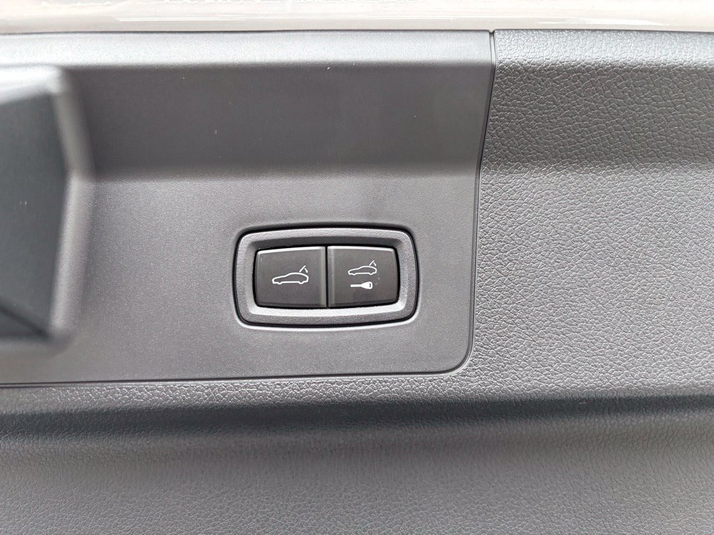 Certified 2025 Porsche Panamera 4 AWD/4WD image 13