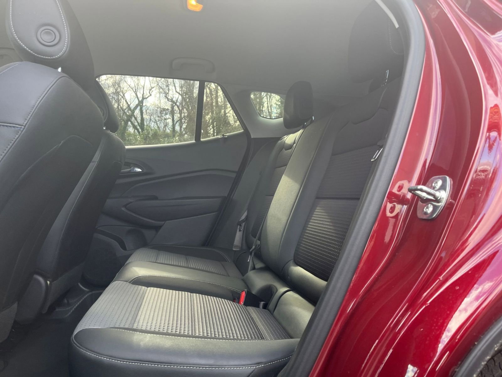 Used 2025 Chevrolet Trax LT image 23