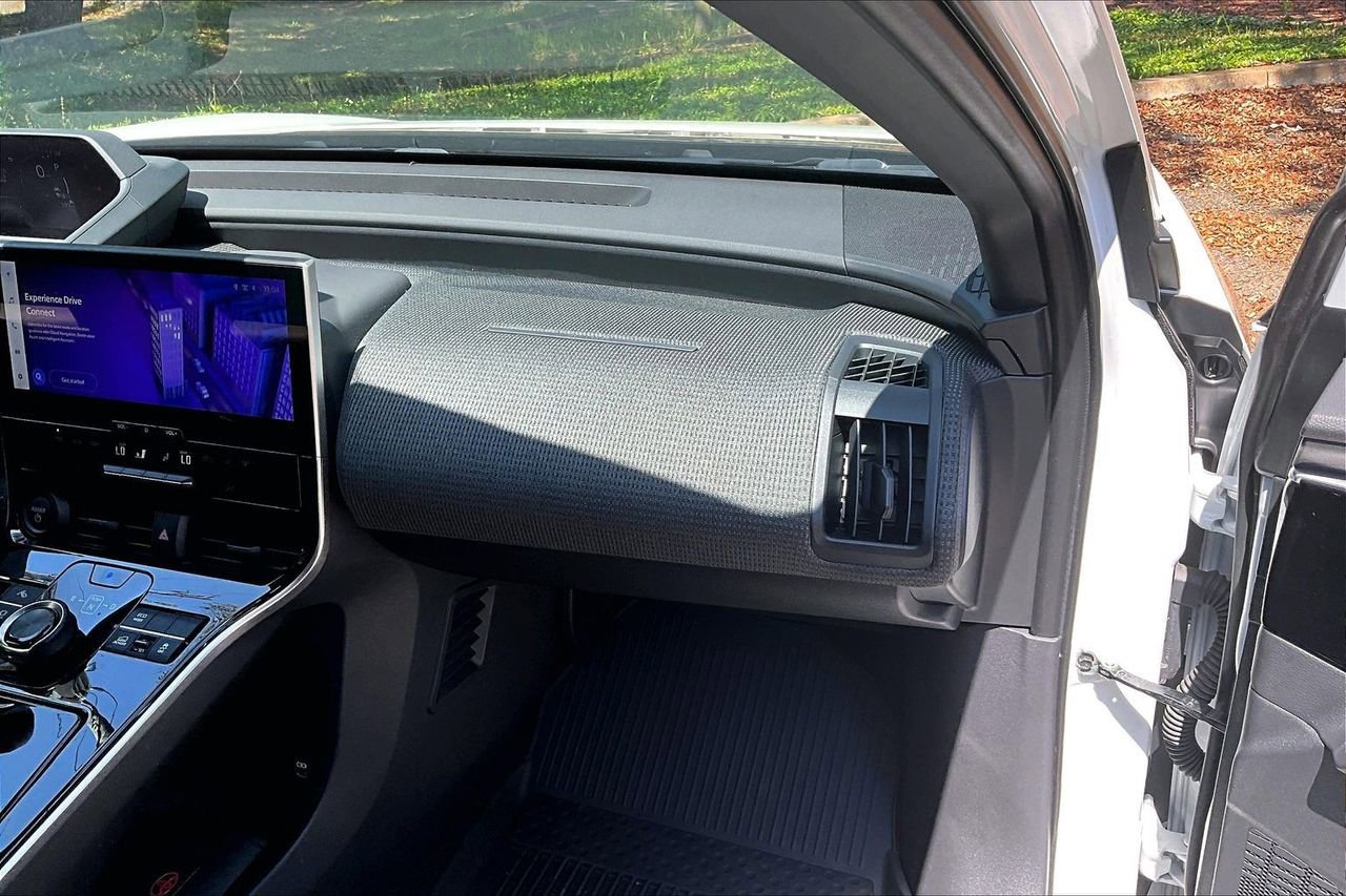 Used 2025 Toyota bZ4X AWD image 23