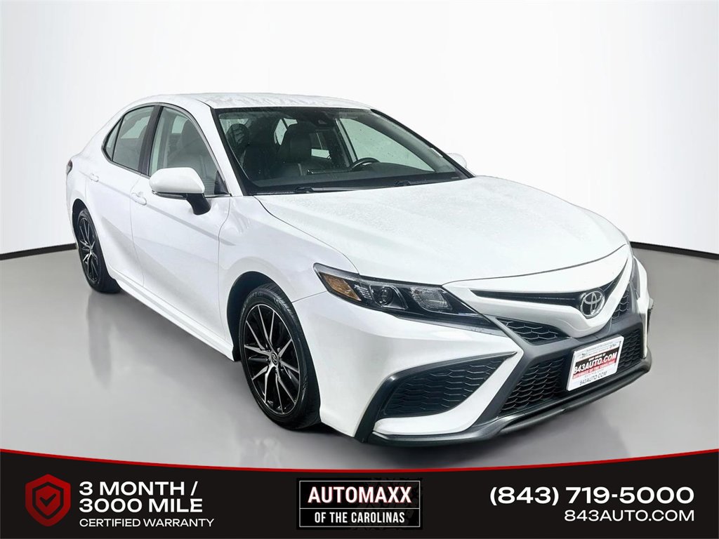 Used 2024 Toyota Camry SE FWD image 1