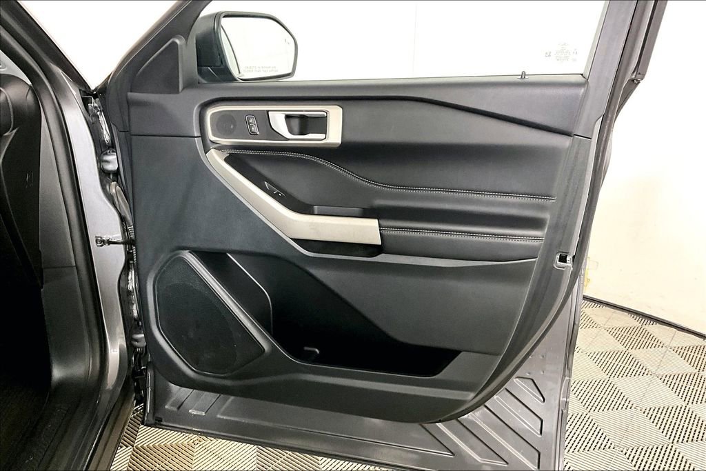 Used 2023 Ford Explorer XLT w/ Equipment Group 202A image 24