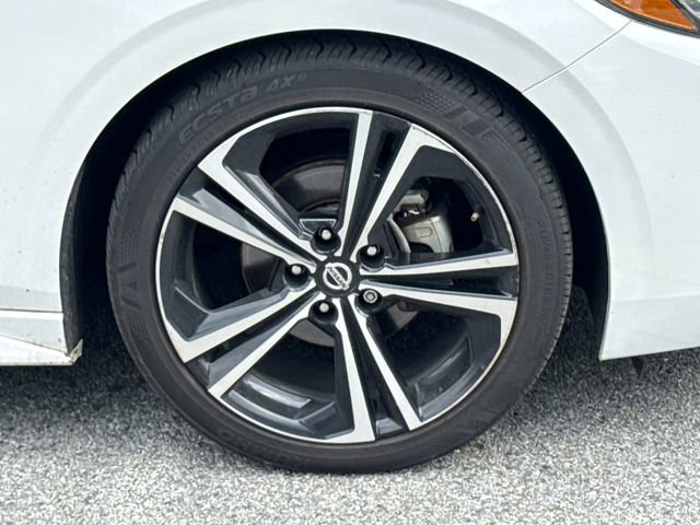 Used 2021 Nissan Sentra SR w/ SR Premium Package FWD image 9