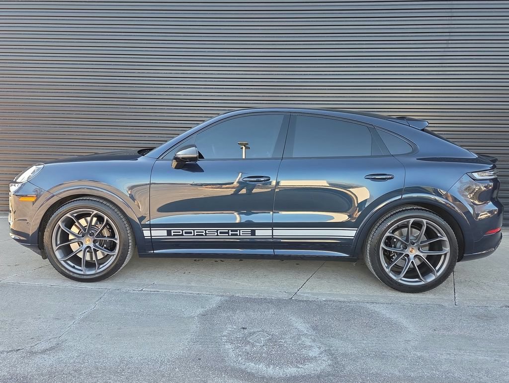 Certified 2026 Porsche Cayenne GTS AWD/4WD image 2