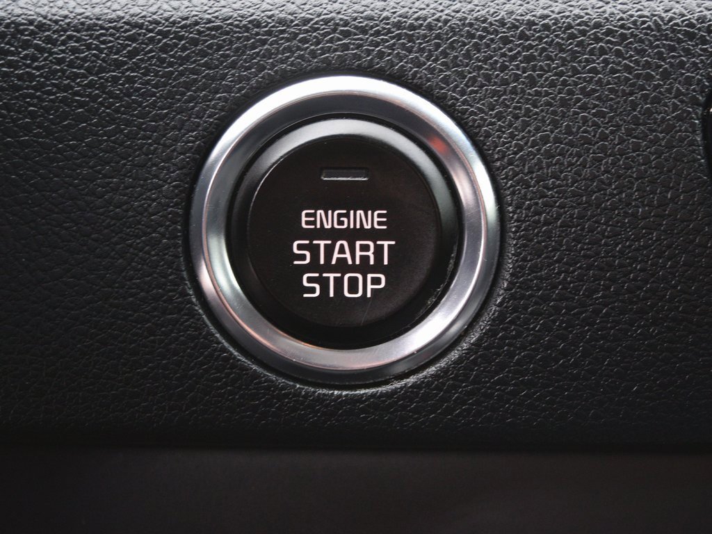 Used 2017 Kia Niro LX image 17