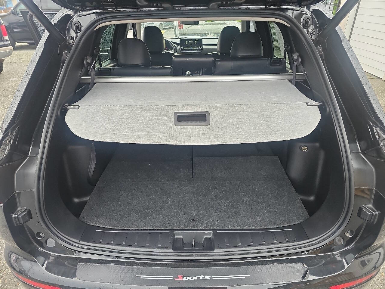 Used 2022 Mitsubishi Outlander SE image 6