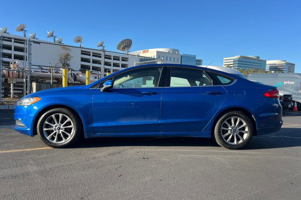 Used 2017 Ford Fusion SE w/ Fusion SE Technology Package image 9