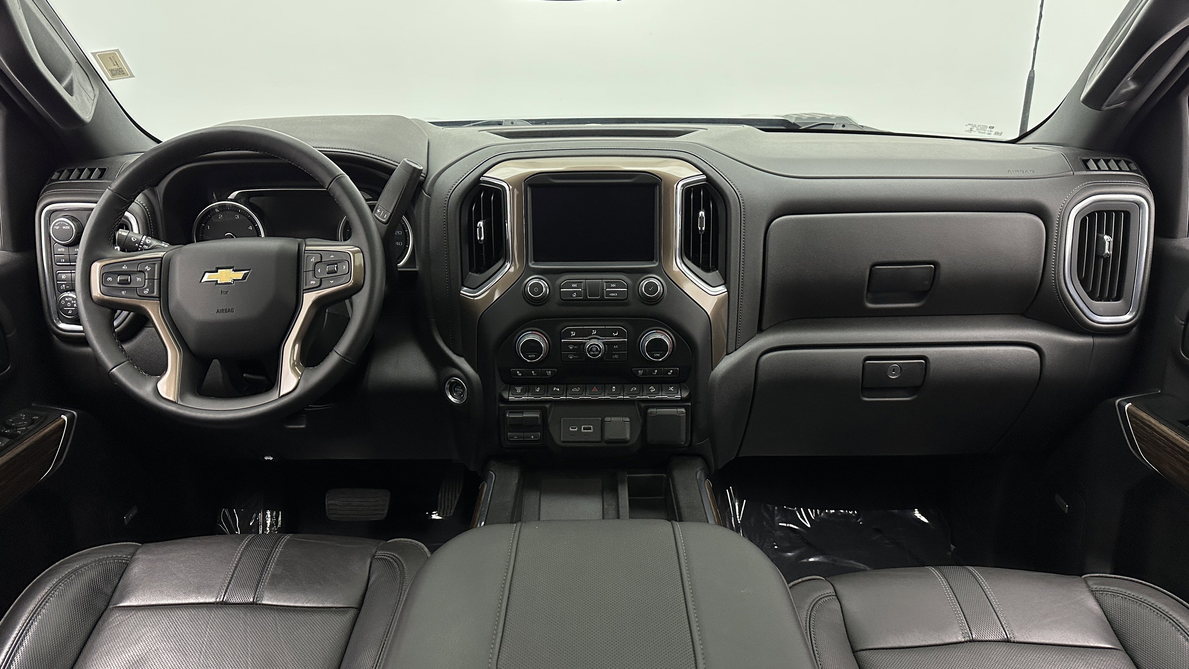 Used 2023 Chevrolet Silverado 2500 High Country w/ Z71 Off-Road Package image 18