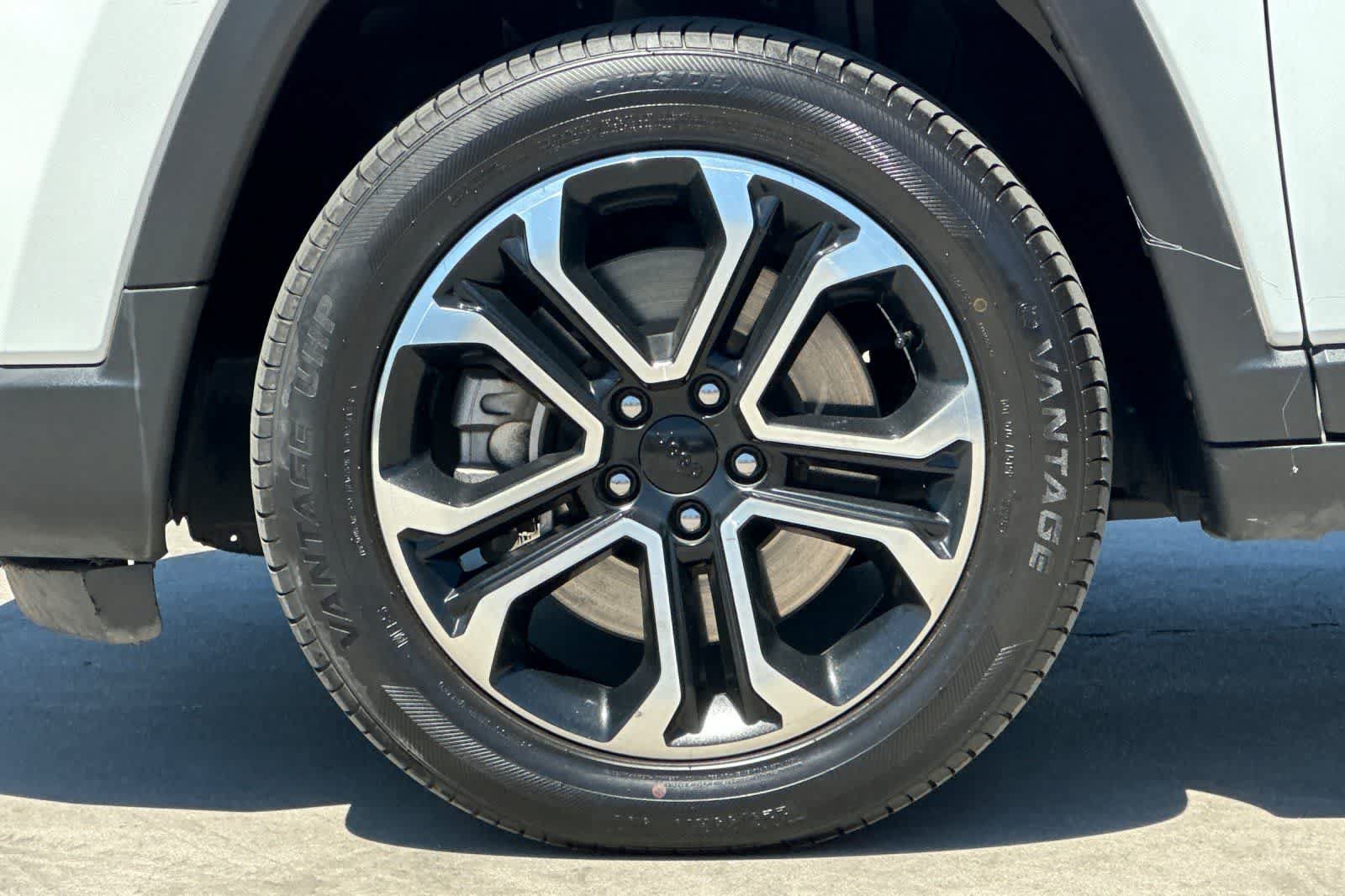 Used 2024 Jeep Compass Limited AWD/4WD image 36