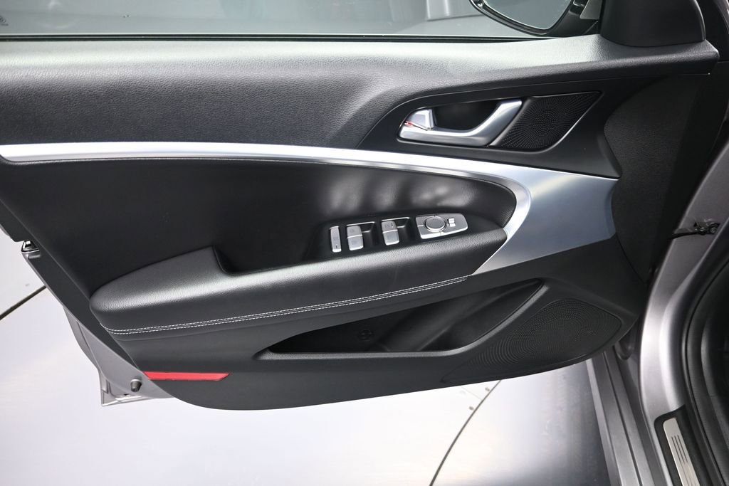 Used 2023 Genesis G70 2.0T AWD/4WD image 10