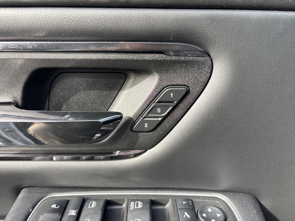 Used 2022 RAM 1500 Limited image 32