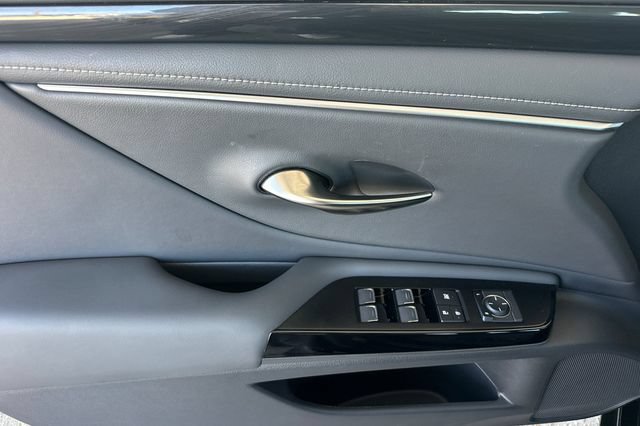 Used 2024 Lexus ES 350 w/ Accessory Package (Z2) FWD image 12