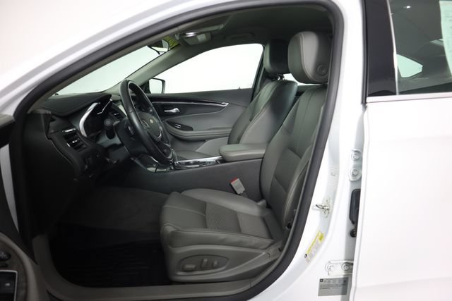 Used 2015 Chevrolet Impala LT FWD image 26