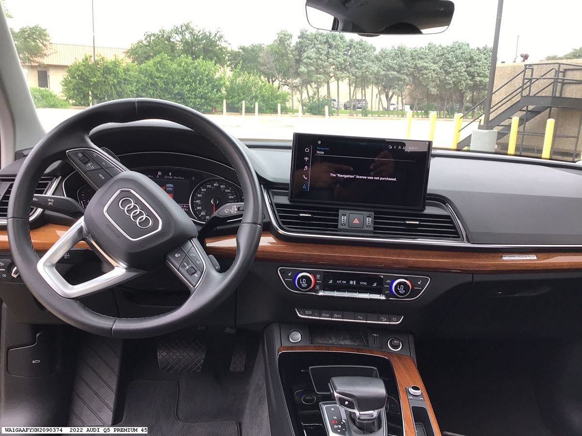 Used 2022 Audi Q5 2.0T Premium w/ Convenience Package AWD/4WD image 12