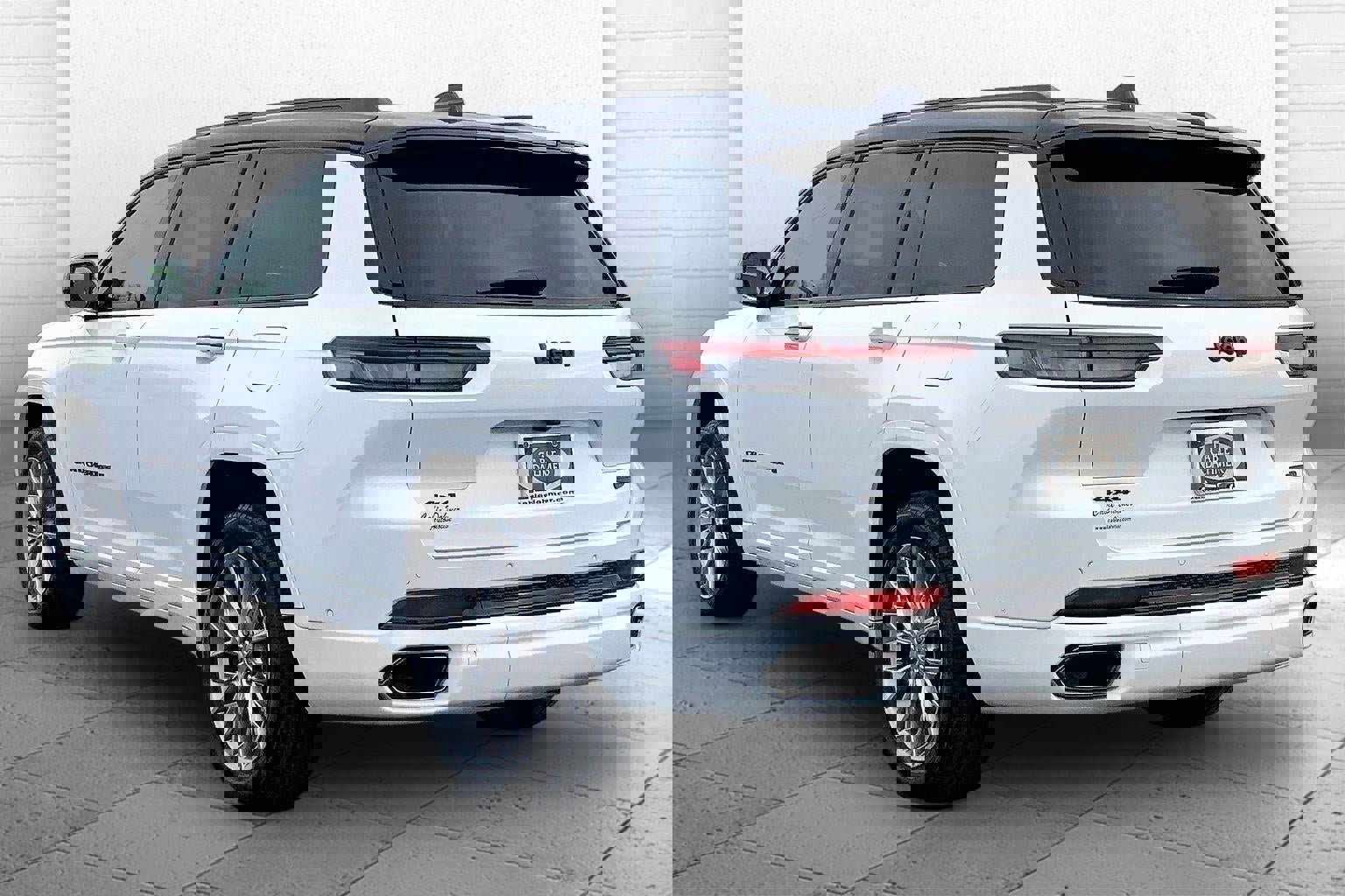 Used 2025 Jeep Grand Cherokee L Summit w/ Obsidian Package AWD/4WD image 10